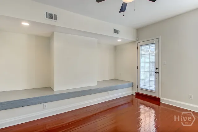 $1,800 | 303 West Henry Street, Unit B, Savannah, GA 31401