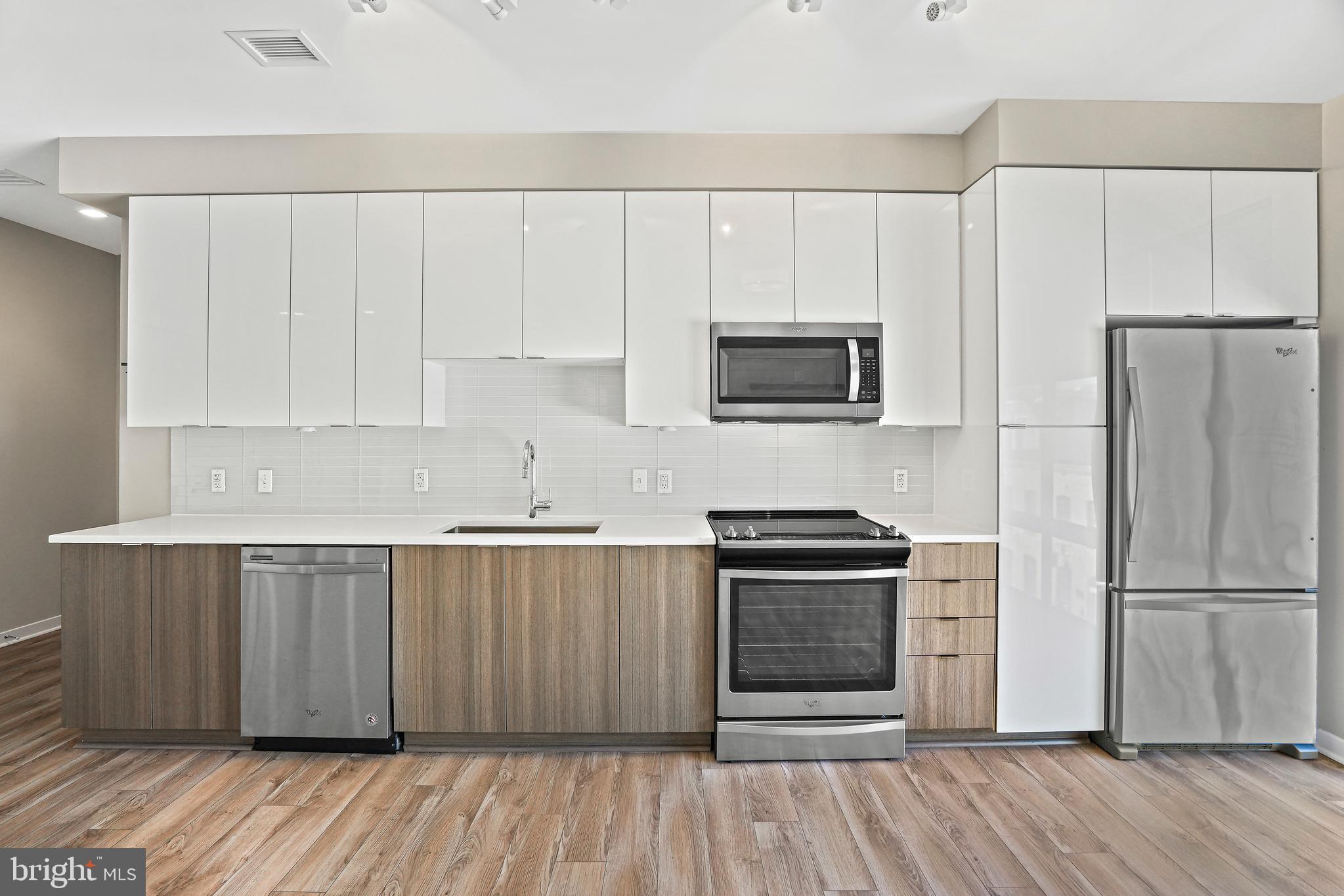 911 2nd Street Northeast, Unit 305 Washington, DC 20002 - Photo 4 of 34