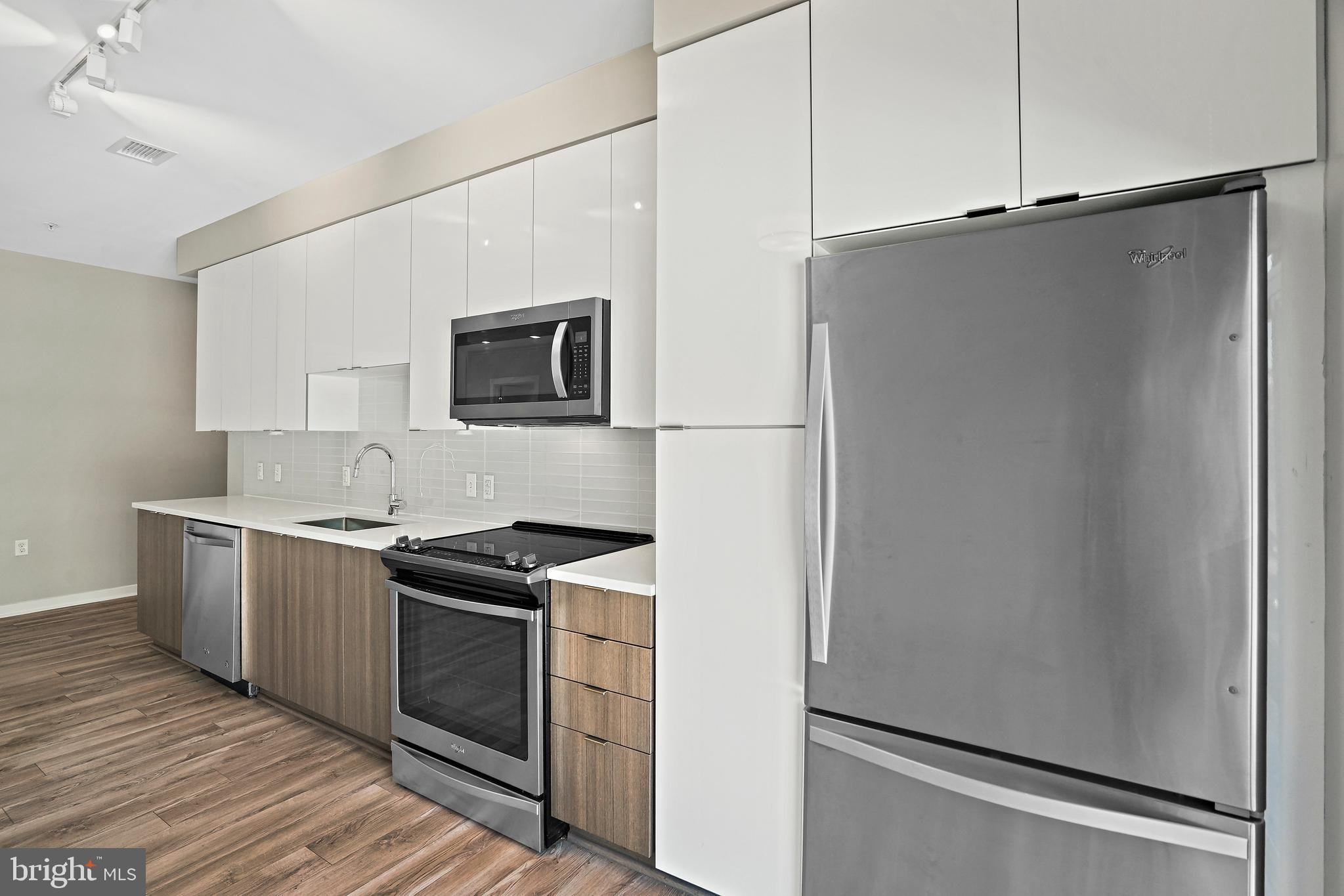 911 2nd Street Northeast, Unit 305 Washington, DC 20002 - Photo 6 of 34