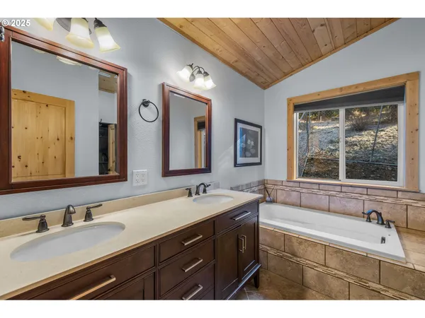 $635,000 | 26508 Rainbow Road, Canyon City, OR 97820