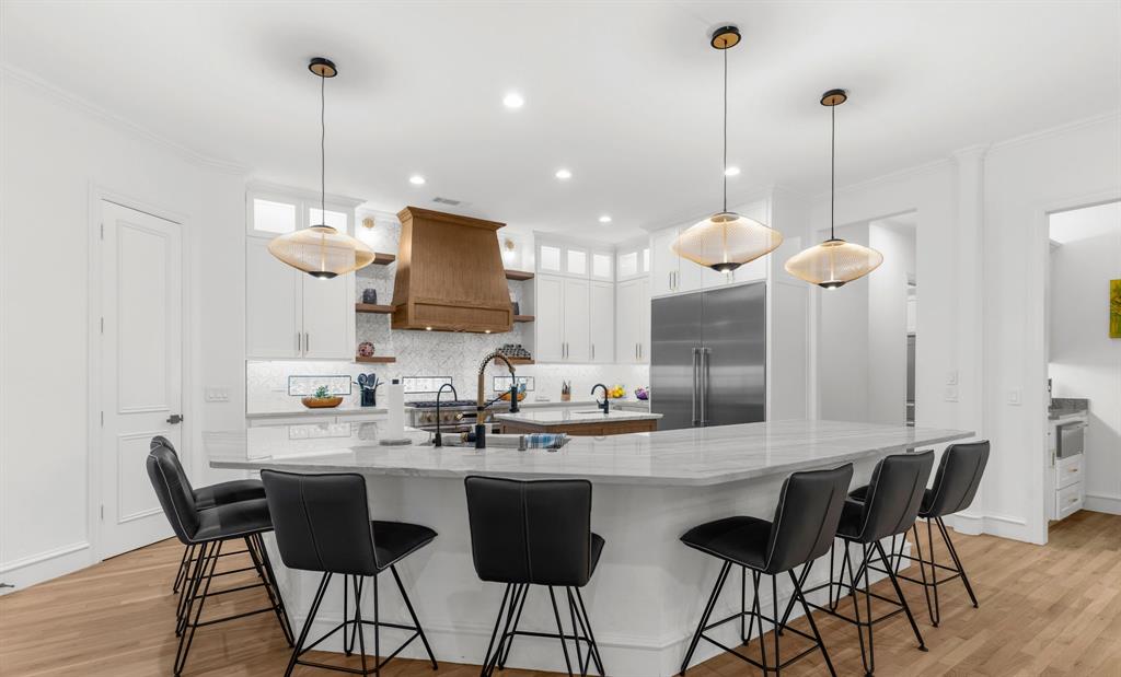 1307 Silverlake Road McKinney, TX 75072 - Photo 7 of 33 HUGE ISLAND w quartzite counters