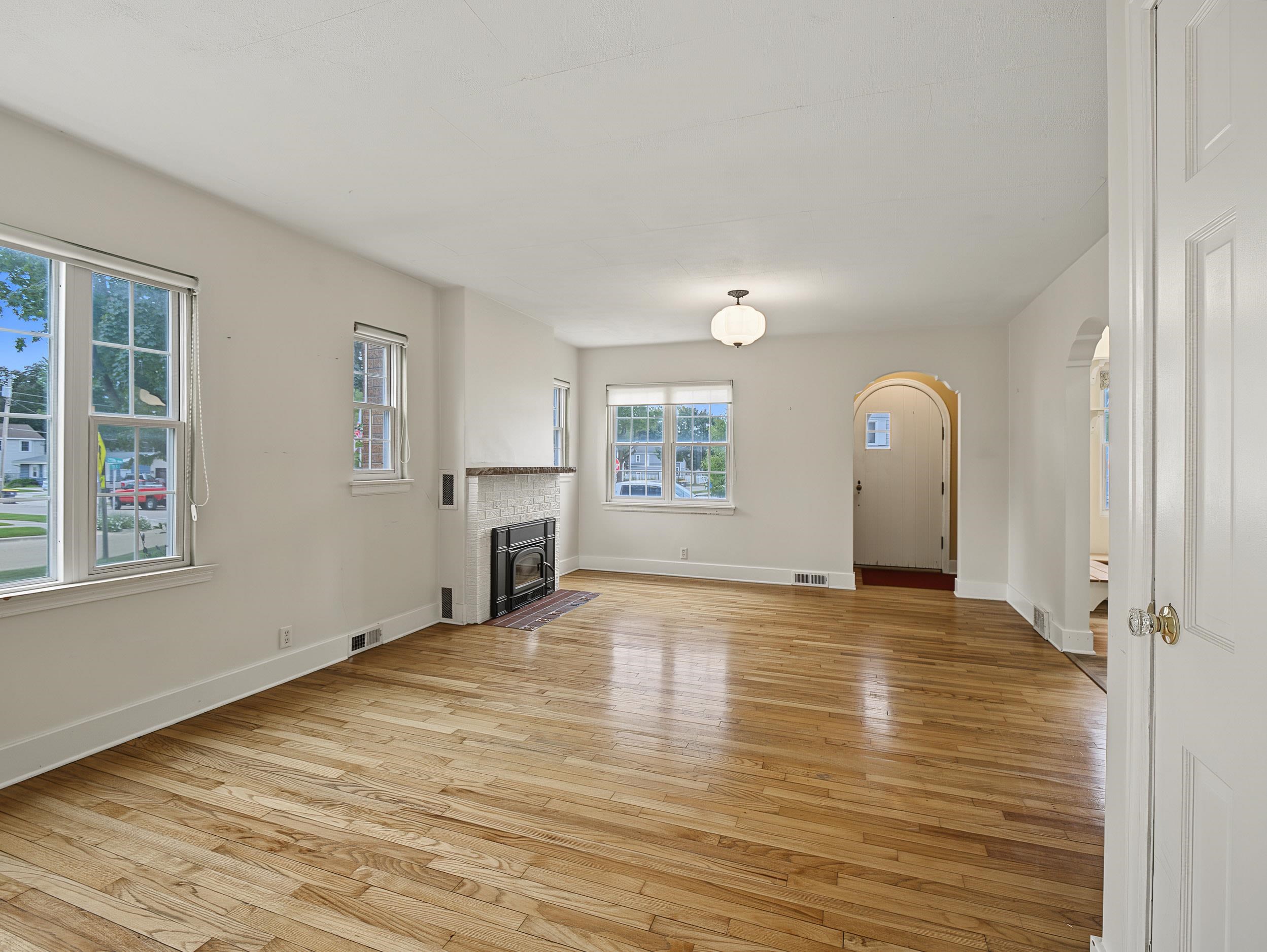 2425 7th Street Monroe, WI 53566 - Photo 9 of 46 Gallery Image 9