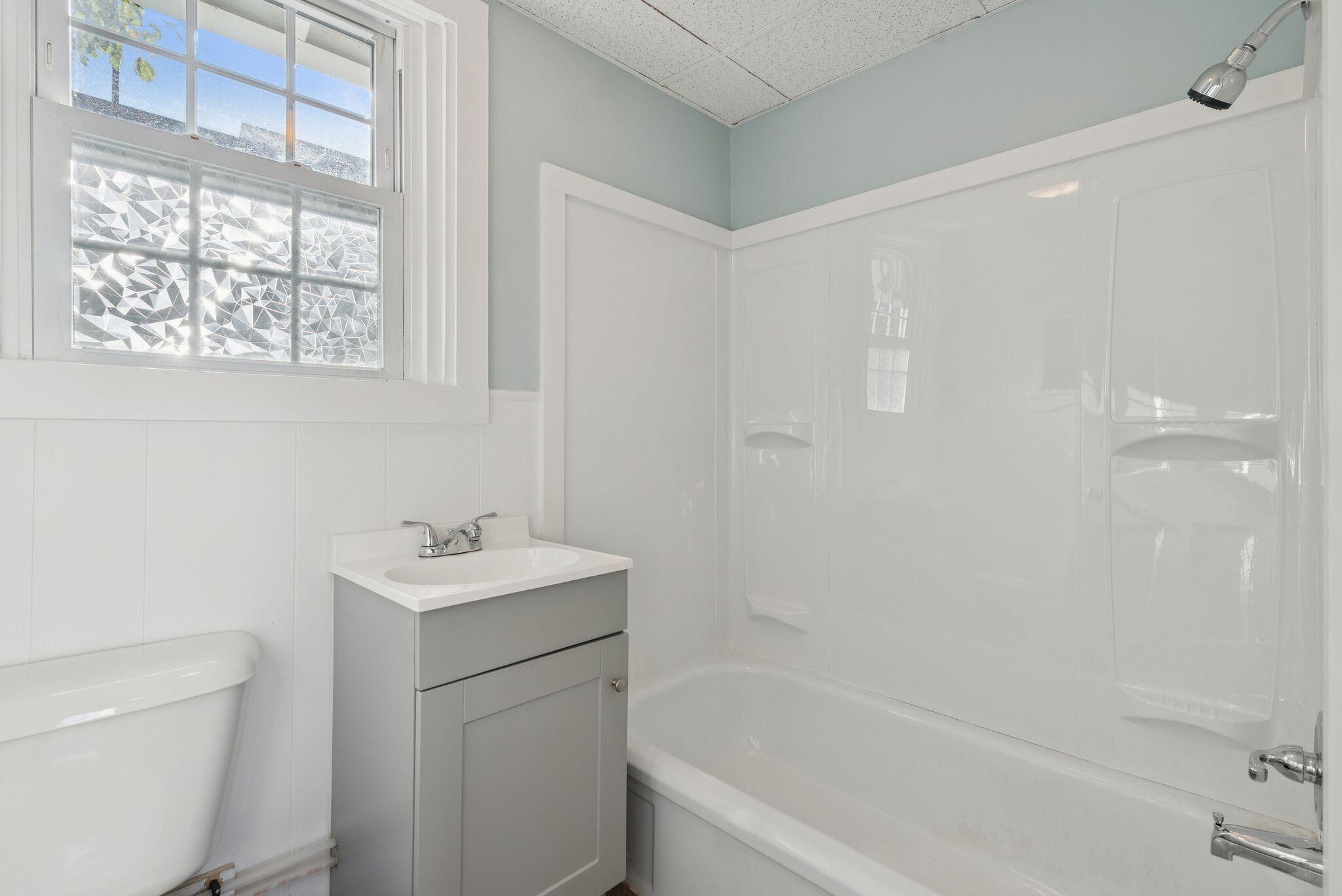 994 Portland Road, Unit 4 Saco, ME 04072 - Photo 20 of 26 21_DSC08262