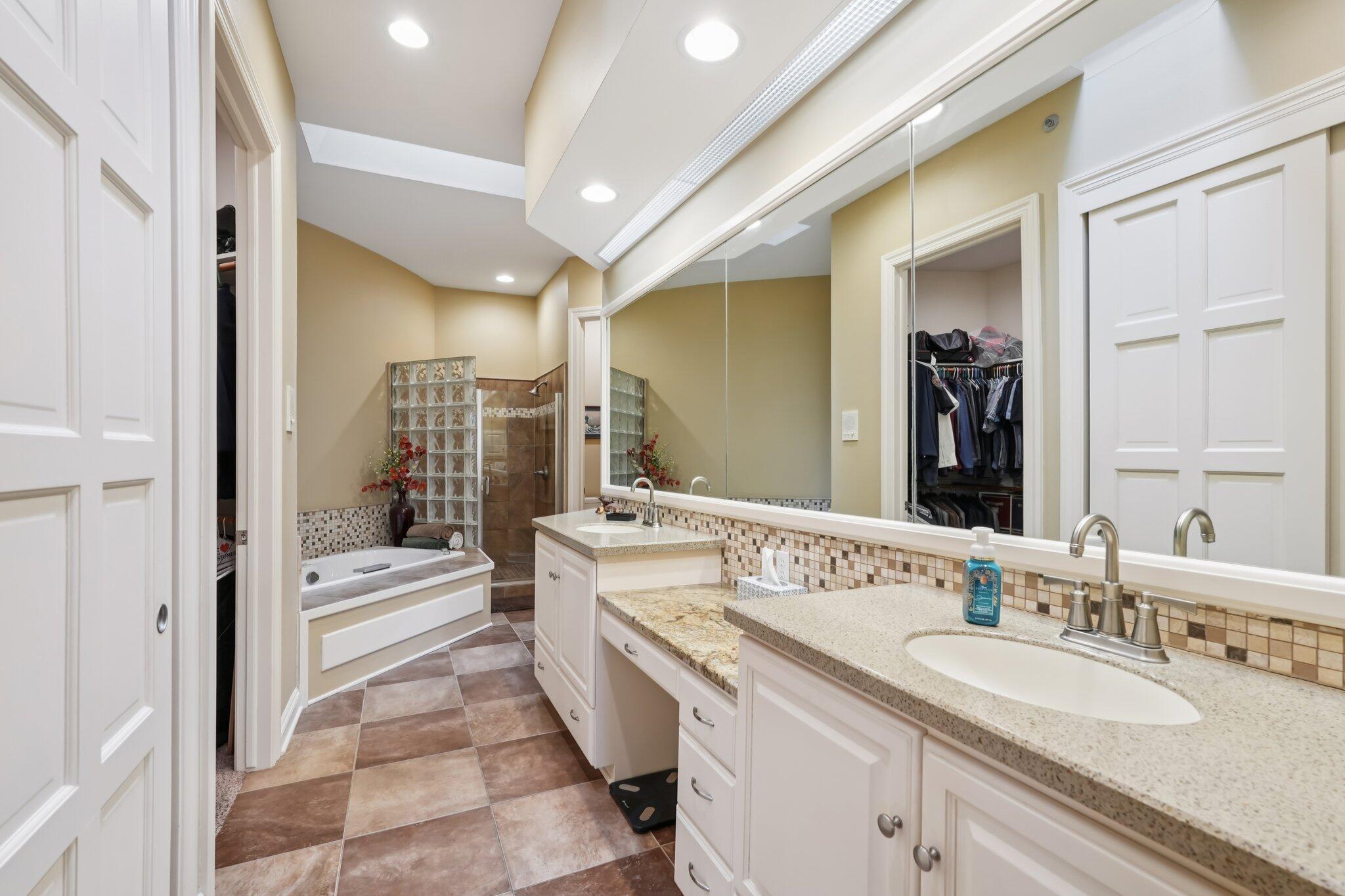 885 Rocky Point, Unit C Brookfield, WI 53005 - Photo 14 of 38 Primary Bathroom - Main Level