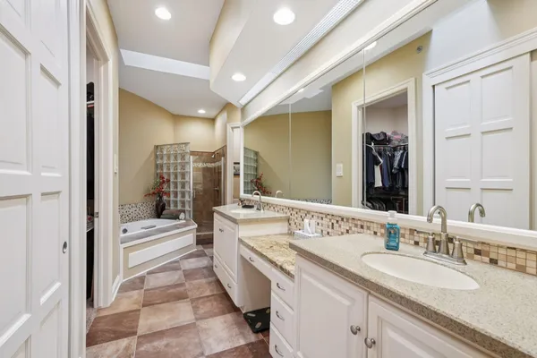 $649,900 | 885 Rocky Point, Unit C, Brookfield, WI 53005