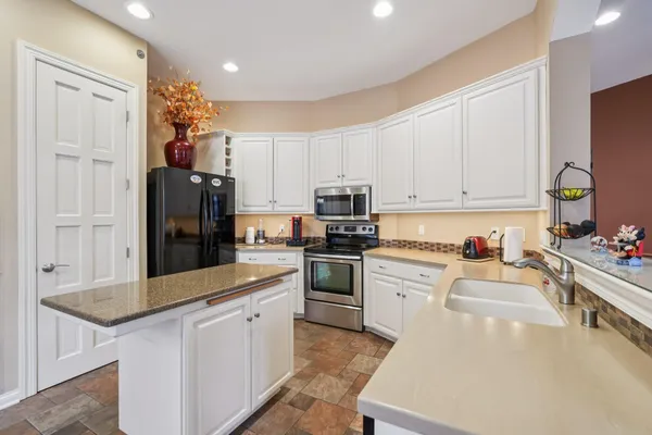 $669,900 | 885 Rocky Point, Unit C, Brookfield, WI 53005