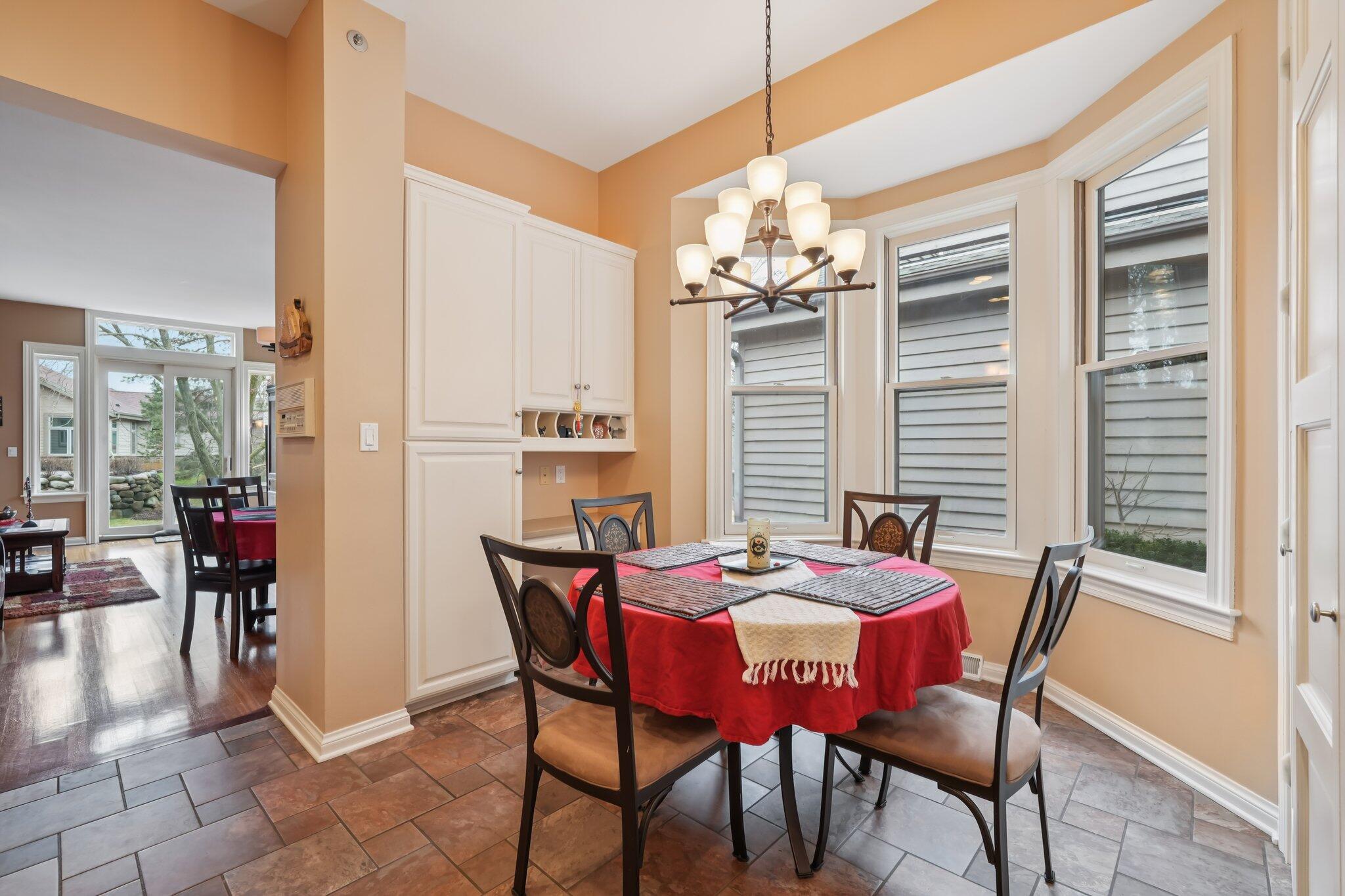 885 Rocky Point, Unit C Brookfield, WI 53005 - Photo 20 of 38 Dinette