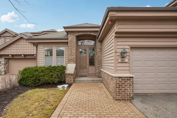 $669,900 | 885 Rocky Point, Unit C, Brookfield, WI 53005