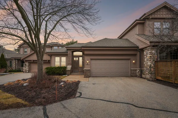 $669,900 | 885 Rocky Point, Unit C, Brookfield, WI 53005