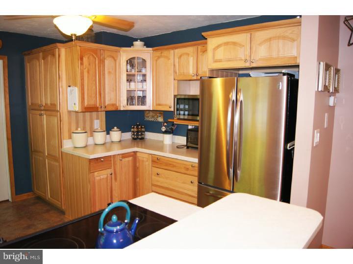 121 Ridgefield Road Newtown Square, PA 19073 - Photo 6 of 14 Kitchen