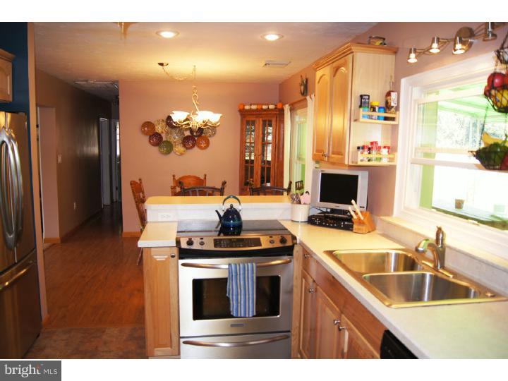 121 Ridgefield Road Newtown Square, PA 19073 - Photo 7 of 14 Kitchen