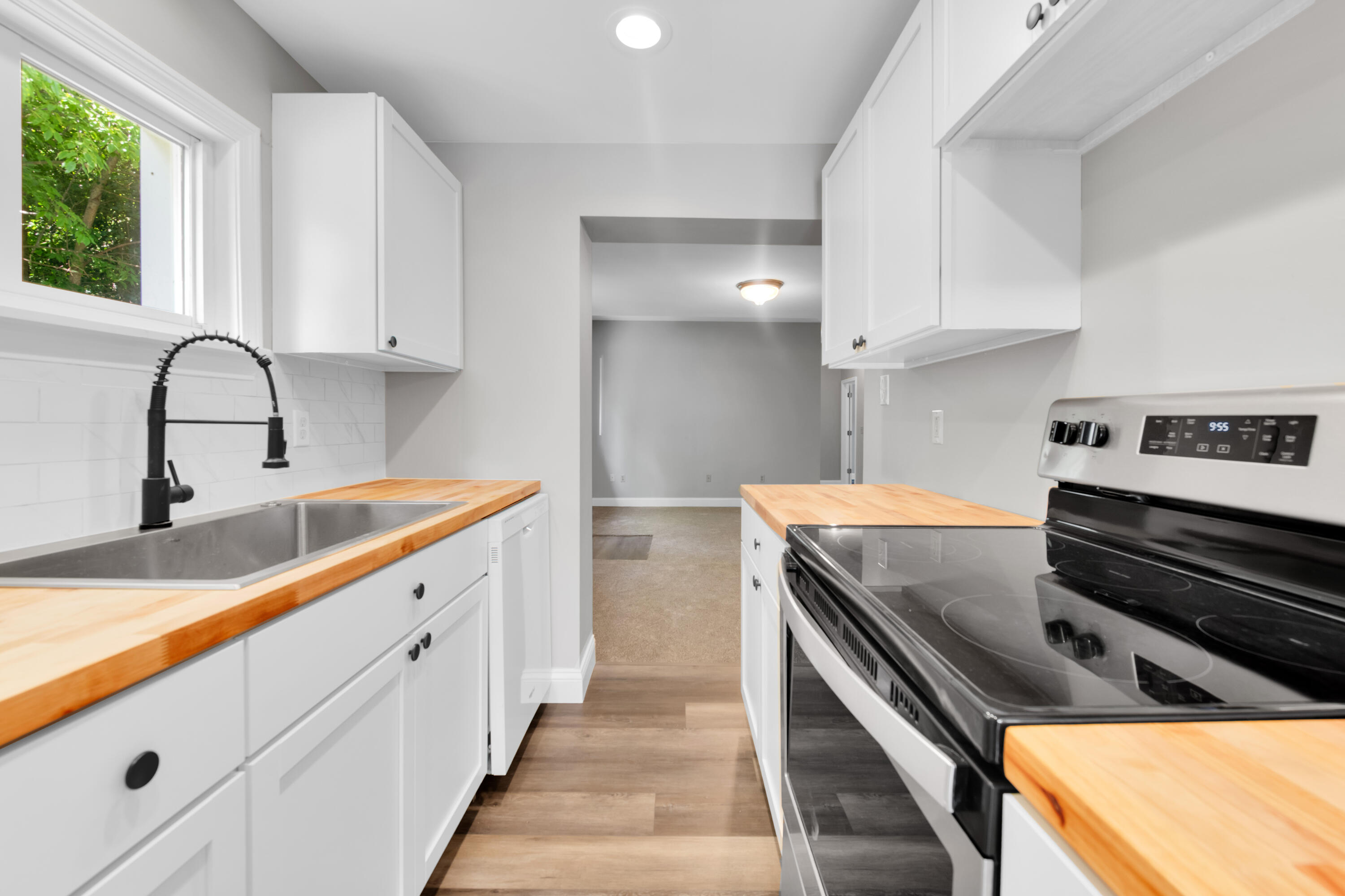 4195 Forest Street Leonard, MI 48367 - Photo 11 of 26 KITCHEN