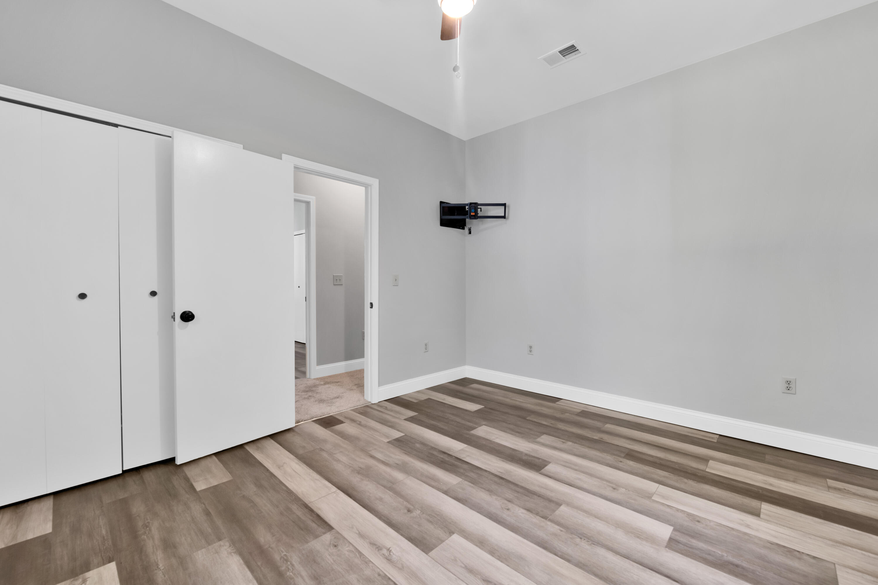 4195 Forest Street Leonard, MI 48367 - Photo 23 of 26 BED #3