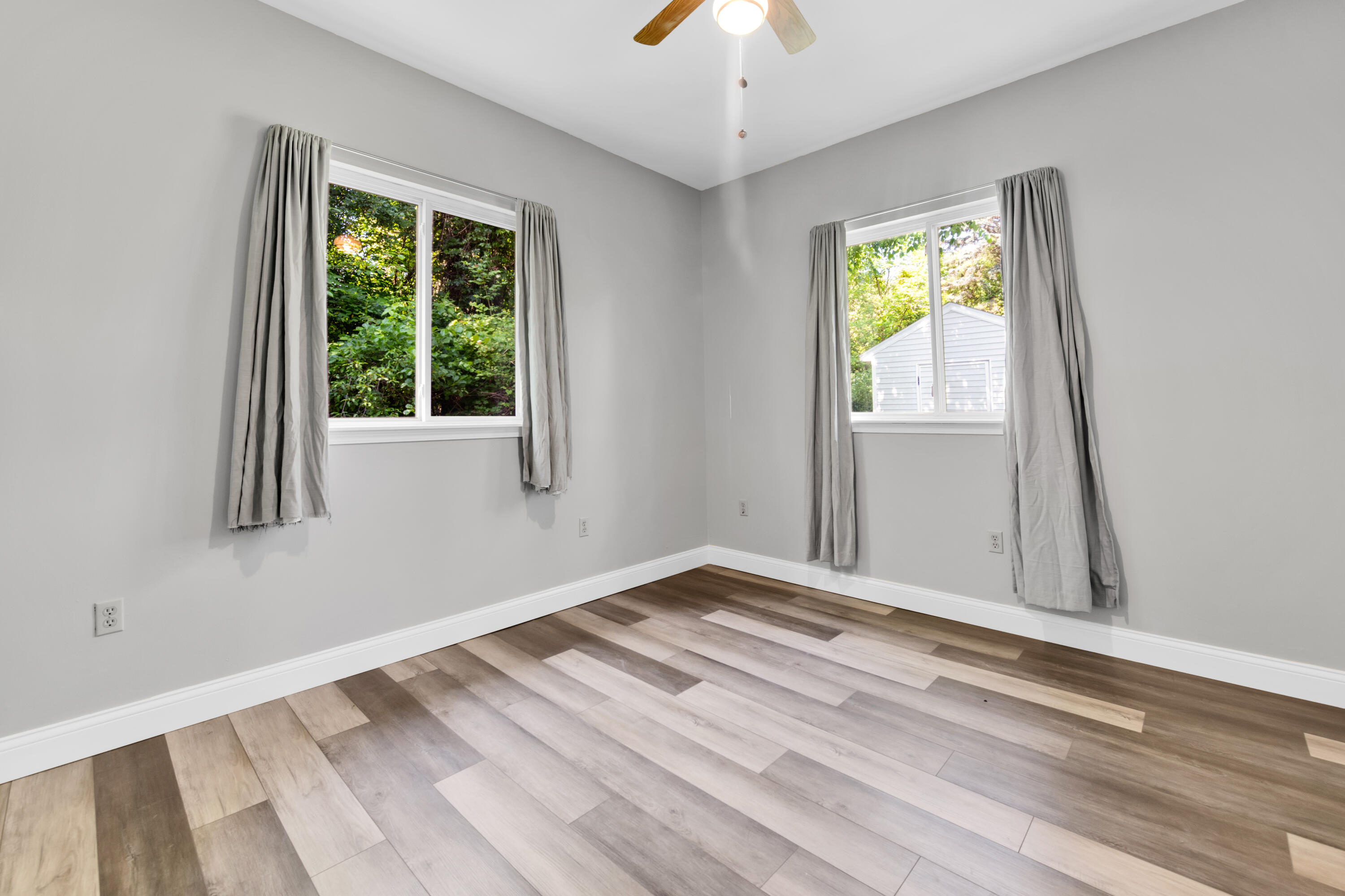 4195 Forest Street Leonard, MI 48367 - Photo 24 of 26 BED #3