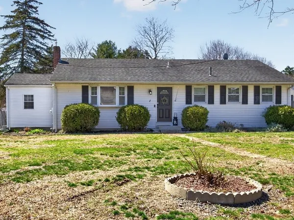 $540,000 | 1 Carmen Park Drive, Middleboro, MA 02346