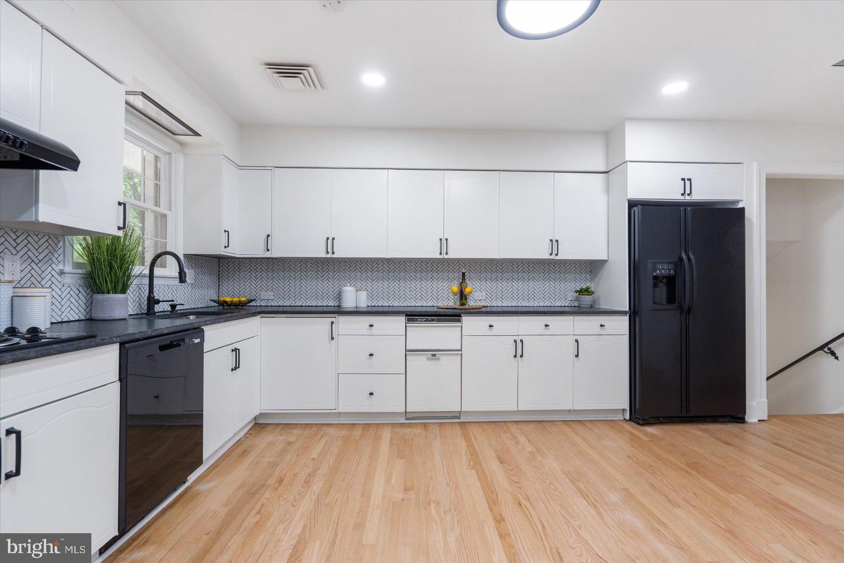 8105 Anita Road Baltimore, MD 21208 - Photo 14 of 77 Kitchen