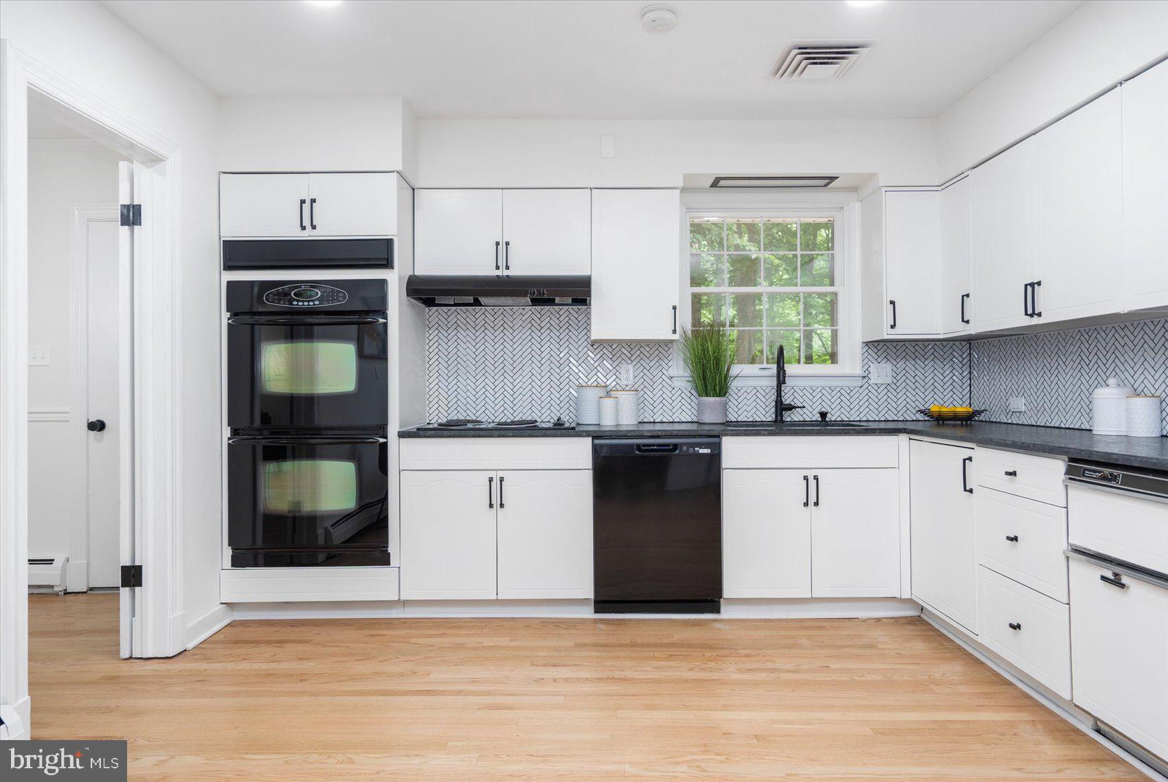 8105 Anita Road Baltimore, MD 21208 - Photo 15 of 77 Kitchen
