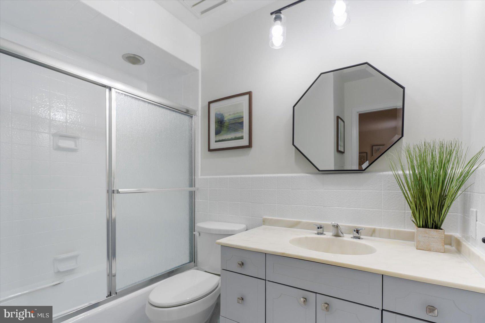 8105 Anita Road Baltimore, MD 21208 - Photo 22 of 77 Primar
