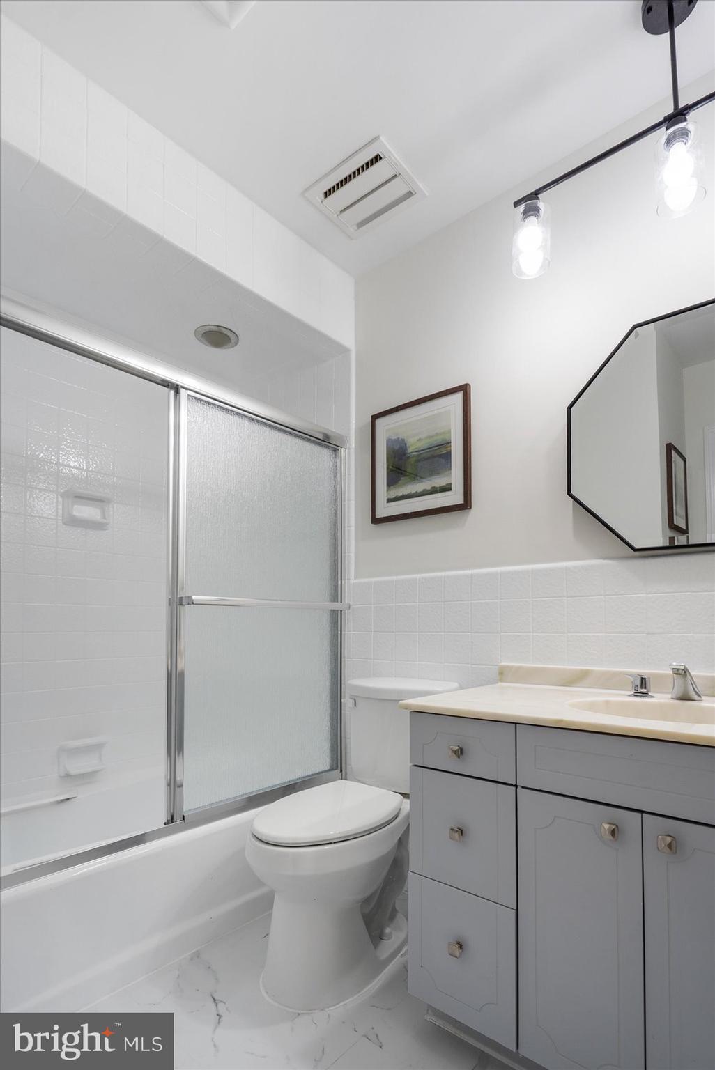 8105 Anita Road Baltimore, MD 21208 - Photo 23 of 77 Primary Bathroom