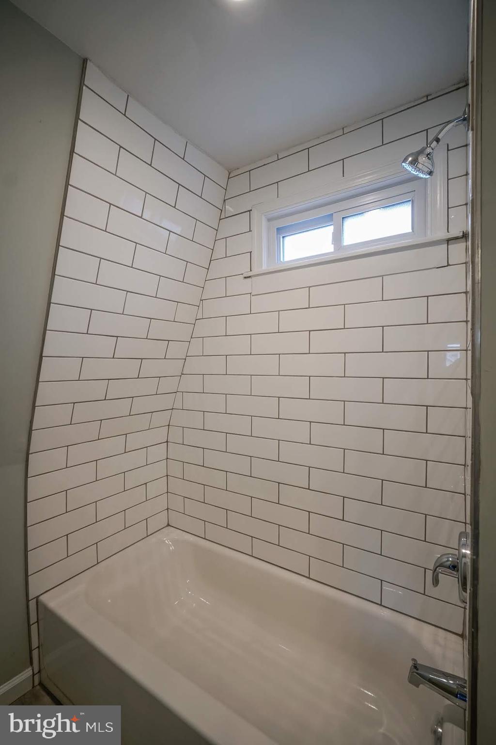 11 West Elbon Road Brookhaven, PA 19015 - Photo 23 of 29 Brand New Tiled Shower Surround!