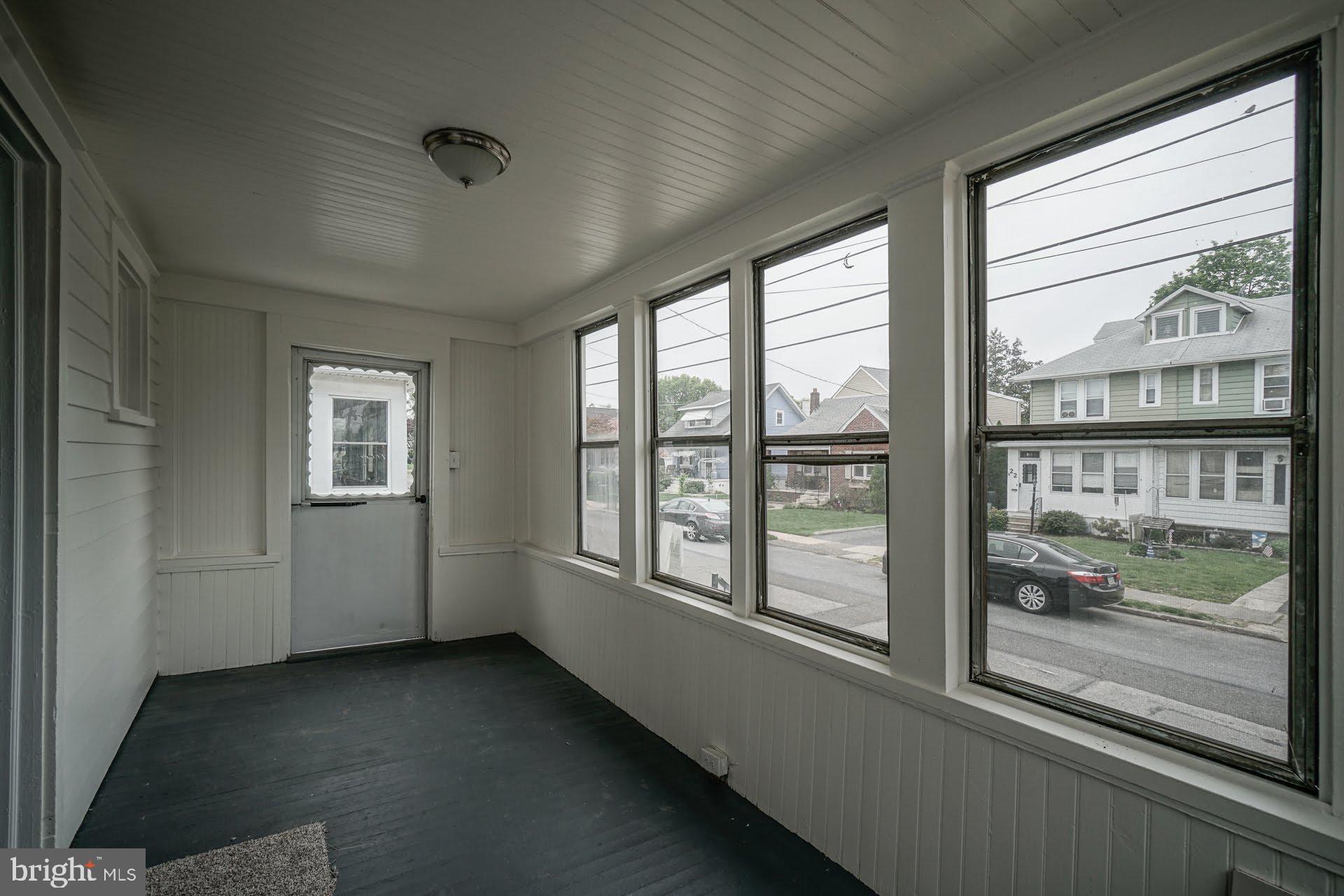 11 West Elbon Road Brookhaven, PA 19015 - Photo 4 of 29 Enclosed Front Porch