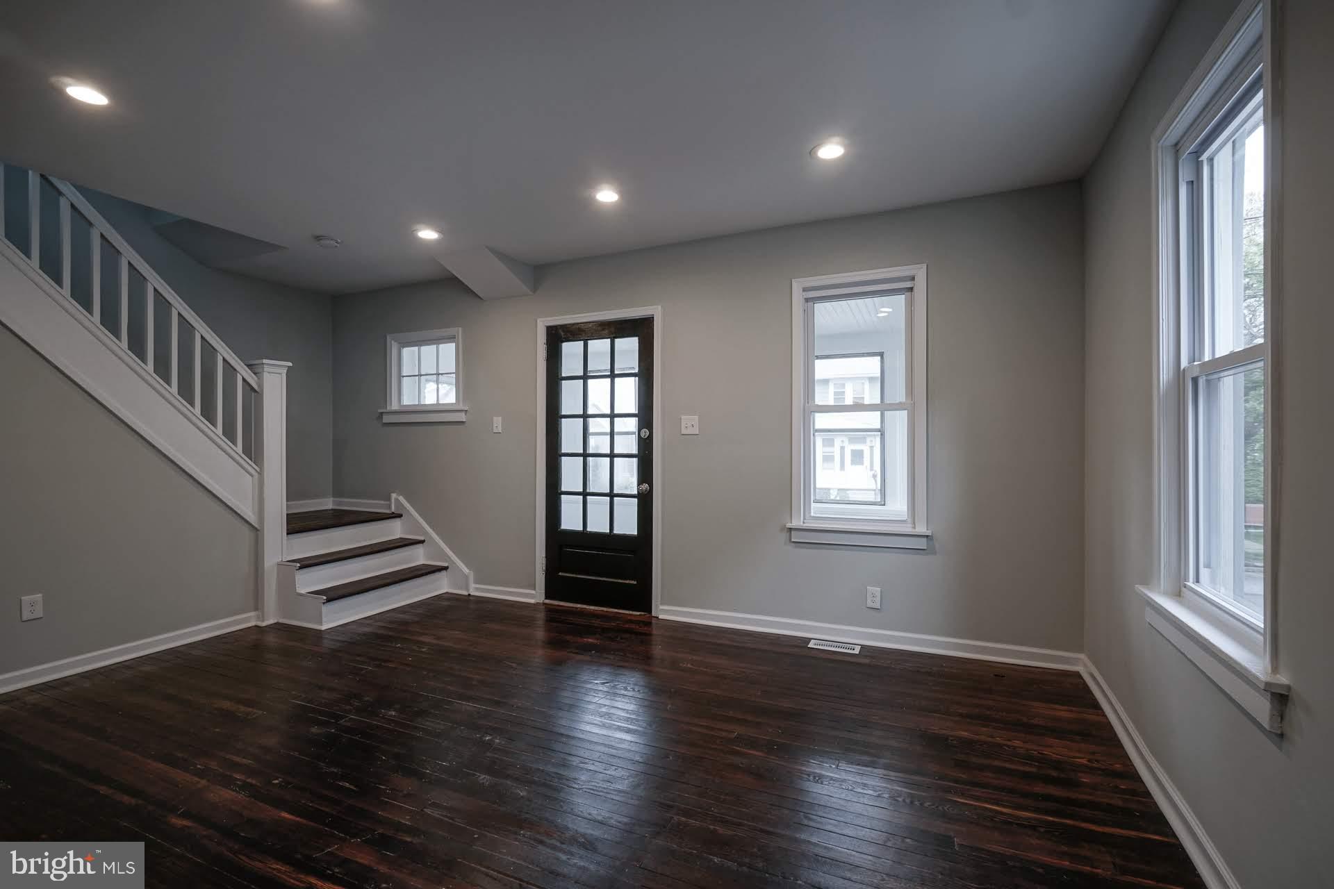 11 West Elbon Road Brookhaven, PA 19015 - Photo 6 of 29 Living room