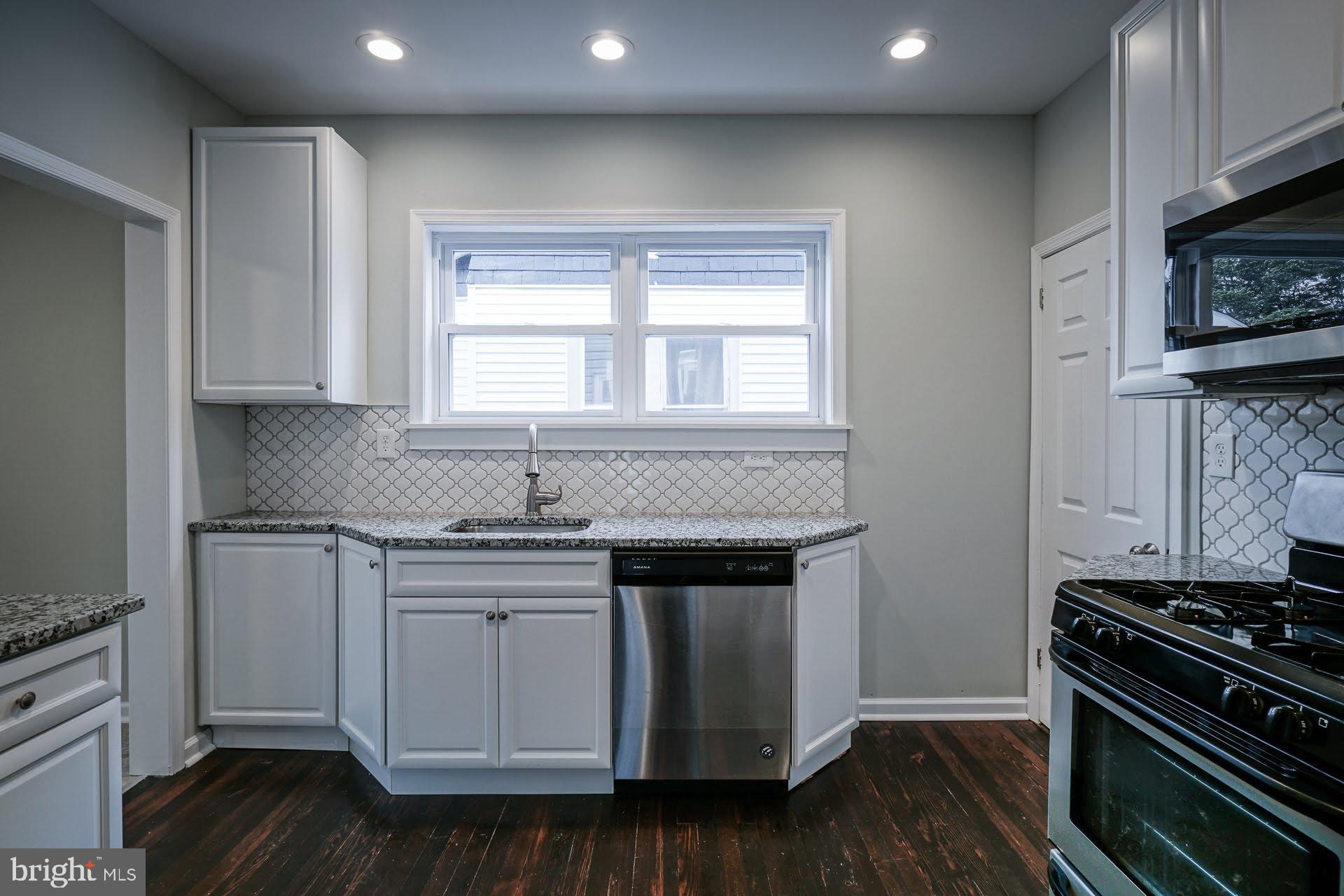 11 West Elbon Road Brookhaven, PA 19015 - Photo 9 of 29 Brand new Kitchen!