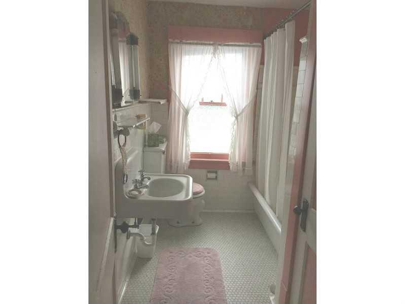 2084 Mercer Road New Brighton, PA 15066 - Photo 21 of 23 Full Bath. 2nd Floor