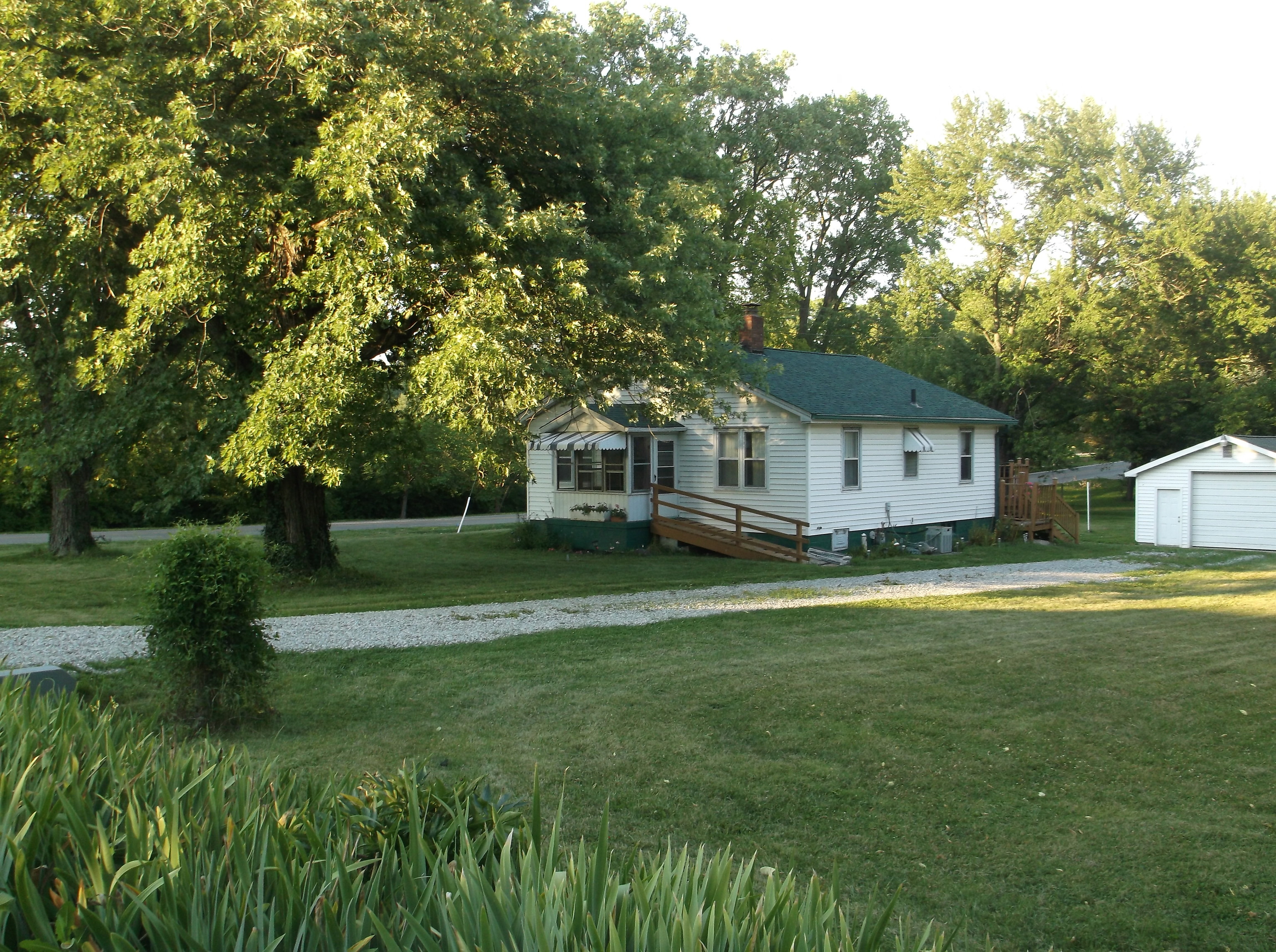 3501 Brehob Road Indianapolis, IN 46217 - Photo 3 of 37 Gallery Image 3