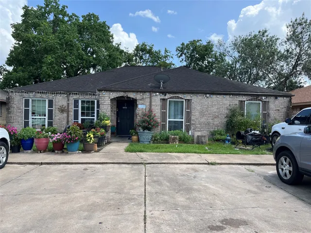a view of house and front view of a house