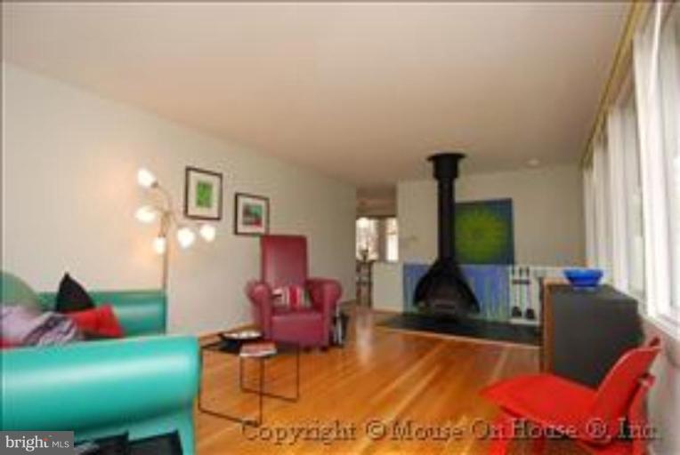3942 Rickover Road Silver Spring, MD 20902 - Photo 6 of 17 Living Room