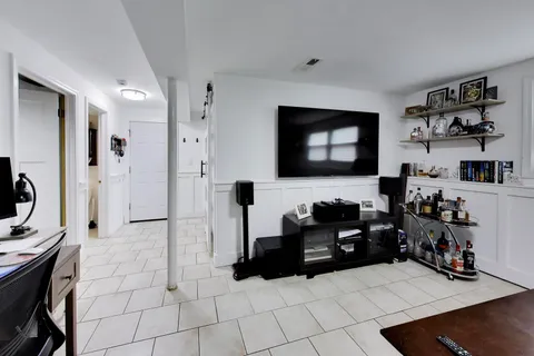 $499,000 | 2167 Midhurst Road, Downers Grove, IL 60516