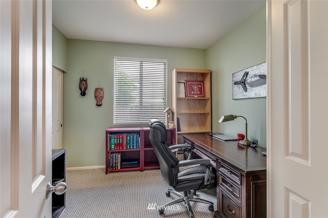 27917 Maple Ridge Way Southeast Maple Valley, WA 98038 - Photo 13 of 25 Gallery Image 13