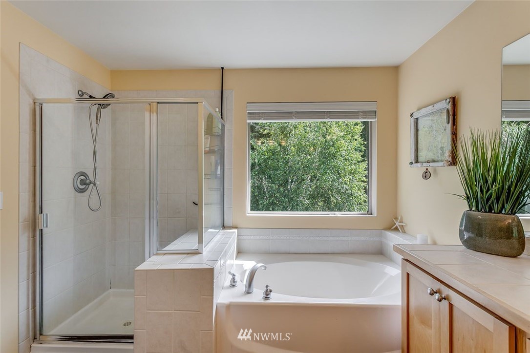 27917 Maple Ridge Way Southeast Maple Valley, WA 98038 - Photo 16 of 25 Gallery Image 16