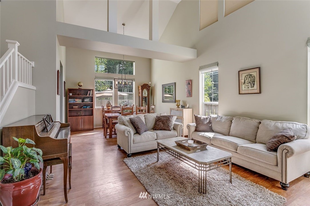 27917 Maple Ridge Way Southeast Maple Valley, WA 98038 - Photo 5 of 25 Gallery Image 5