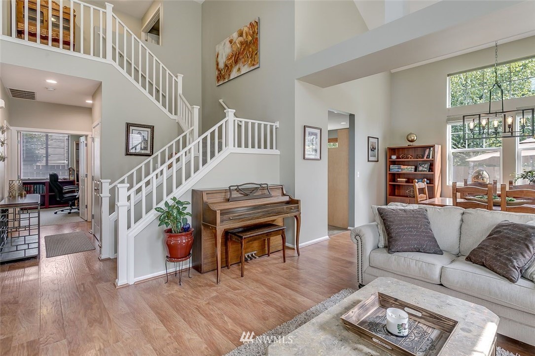 27917 Maple Ridge Way Southeast Maple Valley, WA 98038 - Photo 6 of 25 Gallery Image 6