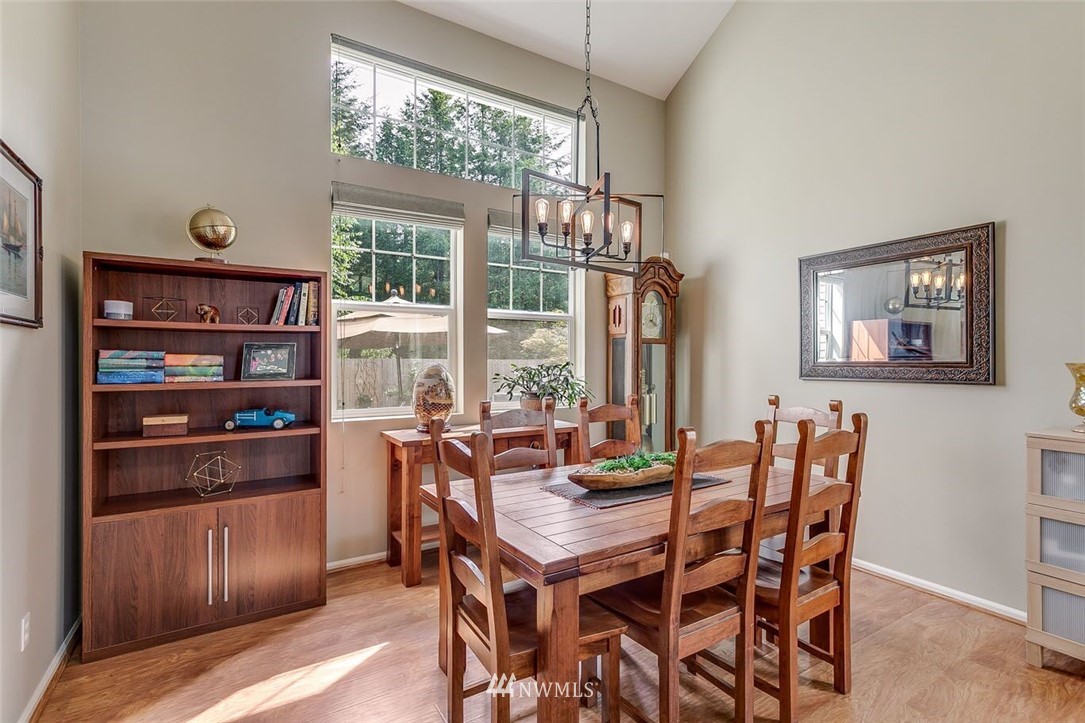 27917 Maple Ridge Way Southeast Maple Valley, WA 98038 - Photo 8 of 25 Gallery Image 8