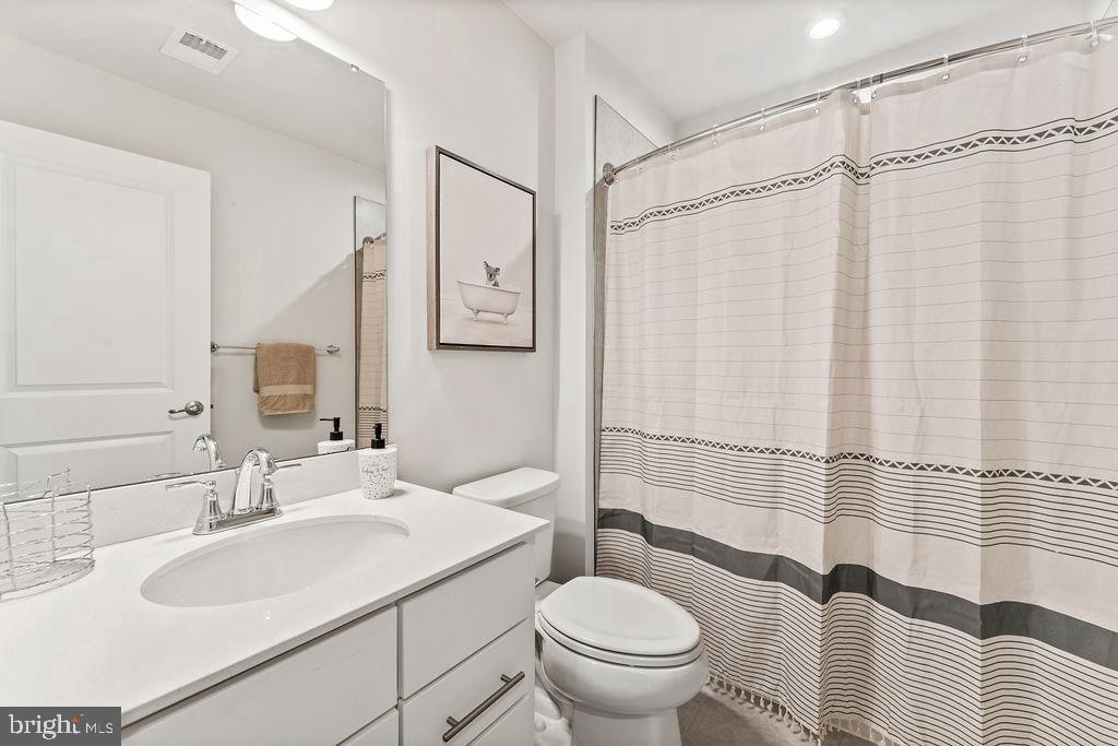 1008 Alum Road Fredericksburg, VA 22401 - Photo 33 of 43 Modern bathroom with sleek design.