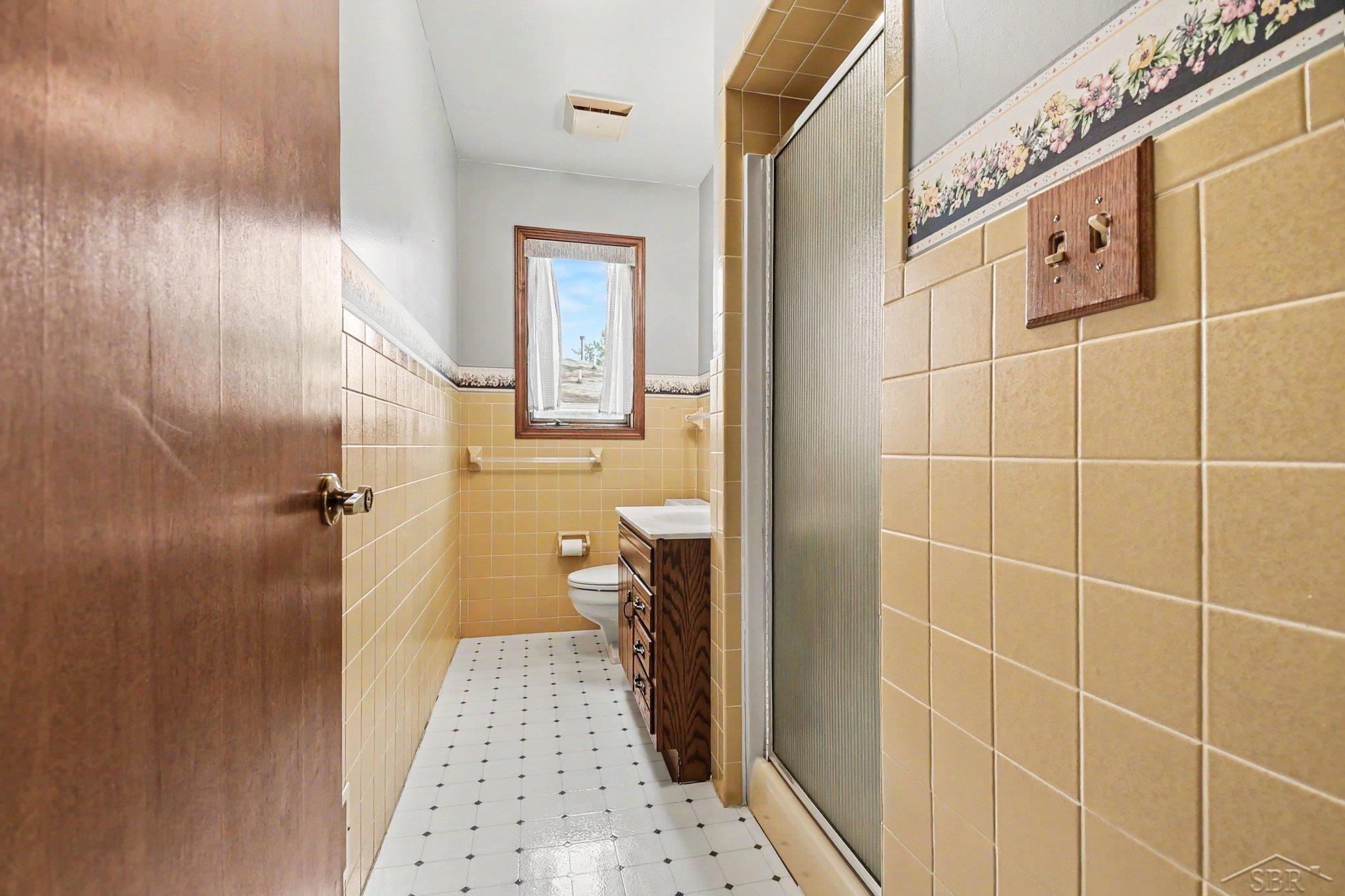 381 South Linwood Beach Road Linwood, MI 48634 - Photo 11 of 37