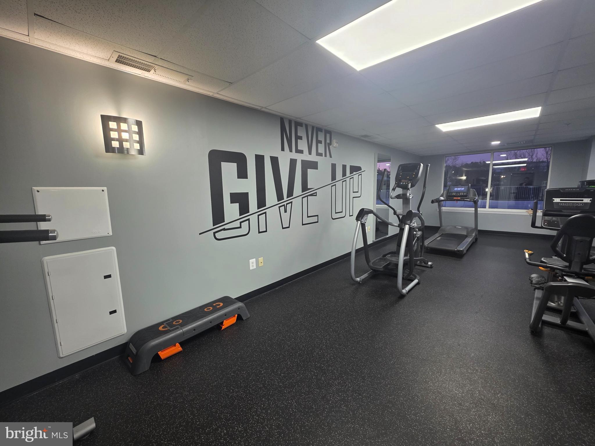 6301 Edsall Road, Unit 418 Alexandria, VA 22312 - Photo 25 of 32