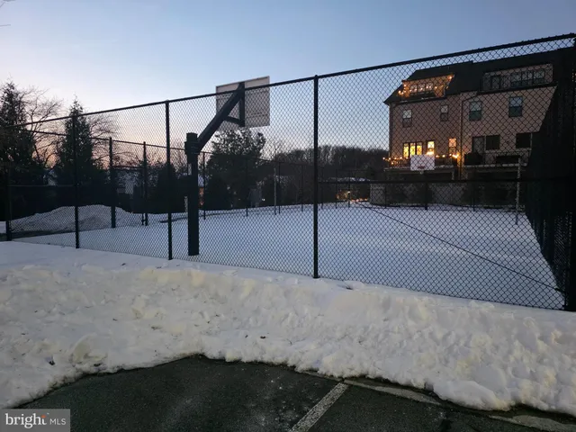 $320,000 | 6301 Edsall Road, Unit 418, Alexandria, VA 22312