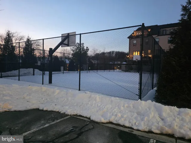 $320,000 | 6301 Edsall Road, Unit 418, Alexandria, VA 22312