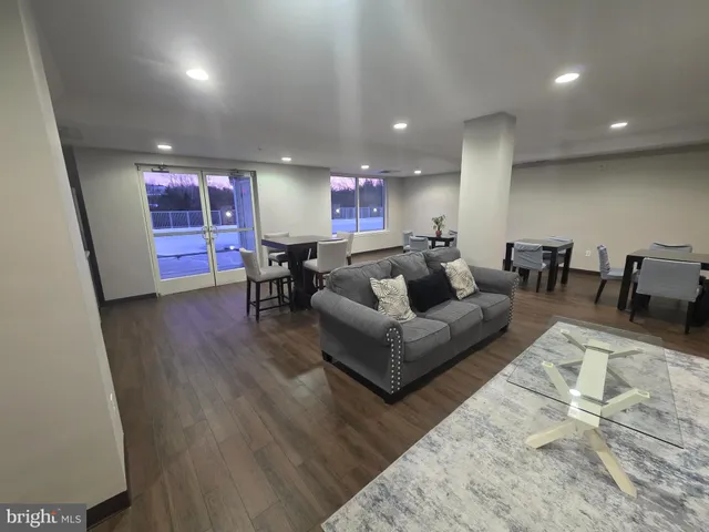 $320,000 | 6301 Edsall Road, Unit 418, Alexandria, VA 22312