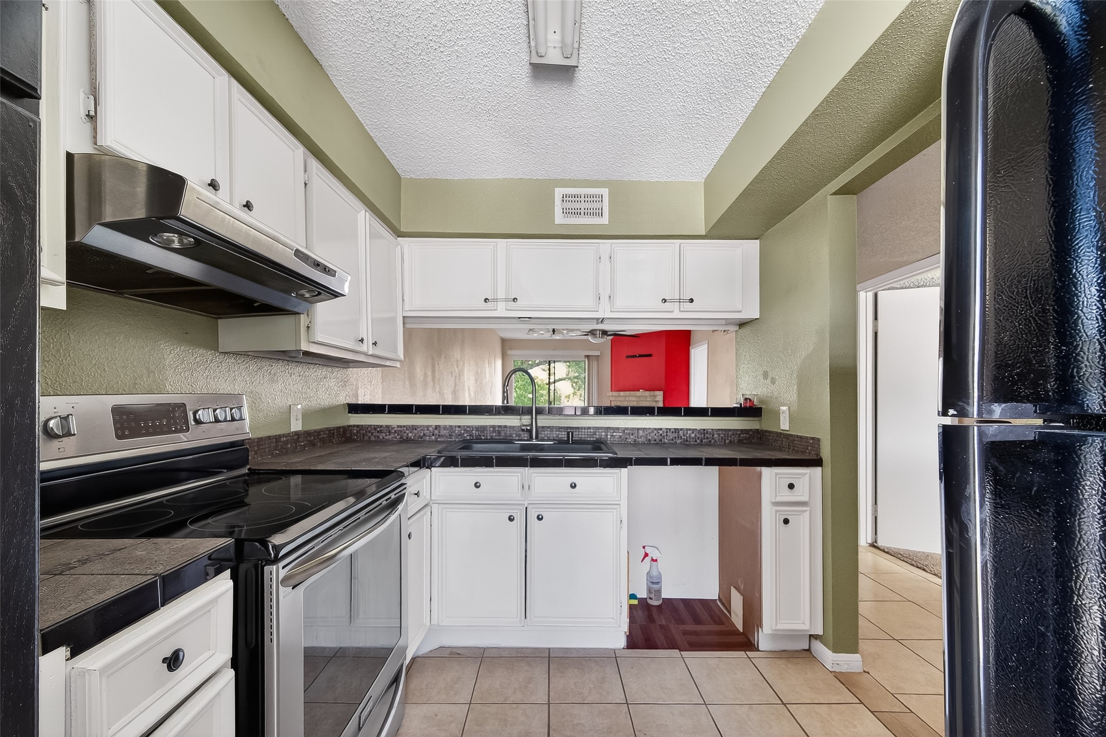 1505 Ward Road, Unit 214 Baytown, TX 77520 - Photo 3 of 33 Kitchen with no dishwasher, but ready for new one installed