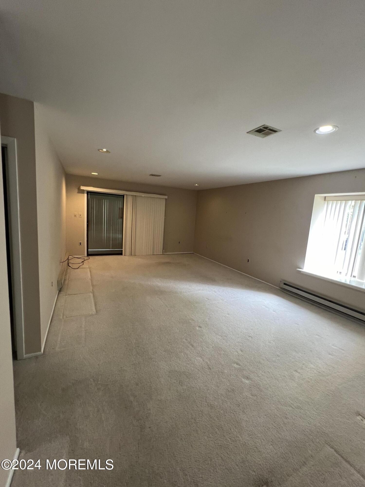 222 Medford Court, Unit E Englishtown, NJ 07726 - Photo 5 of 11 LIVING ROOM