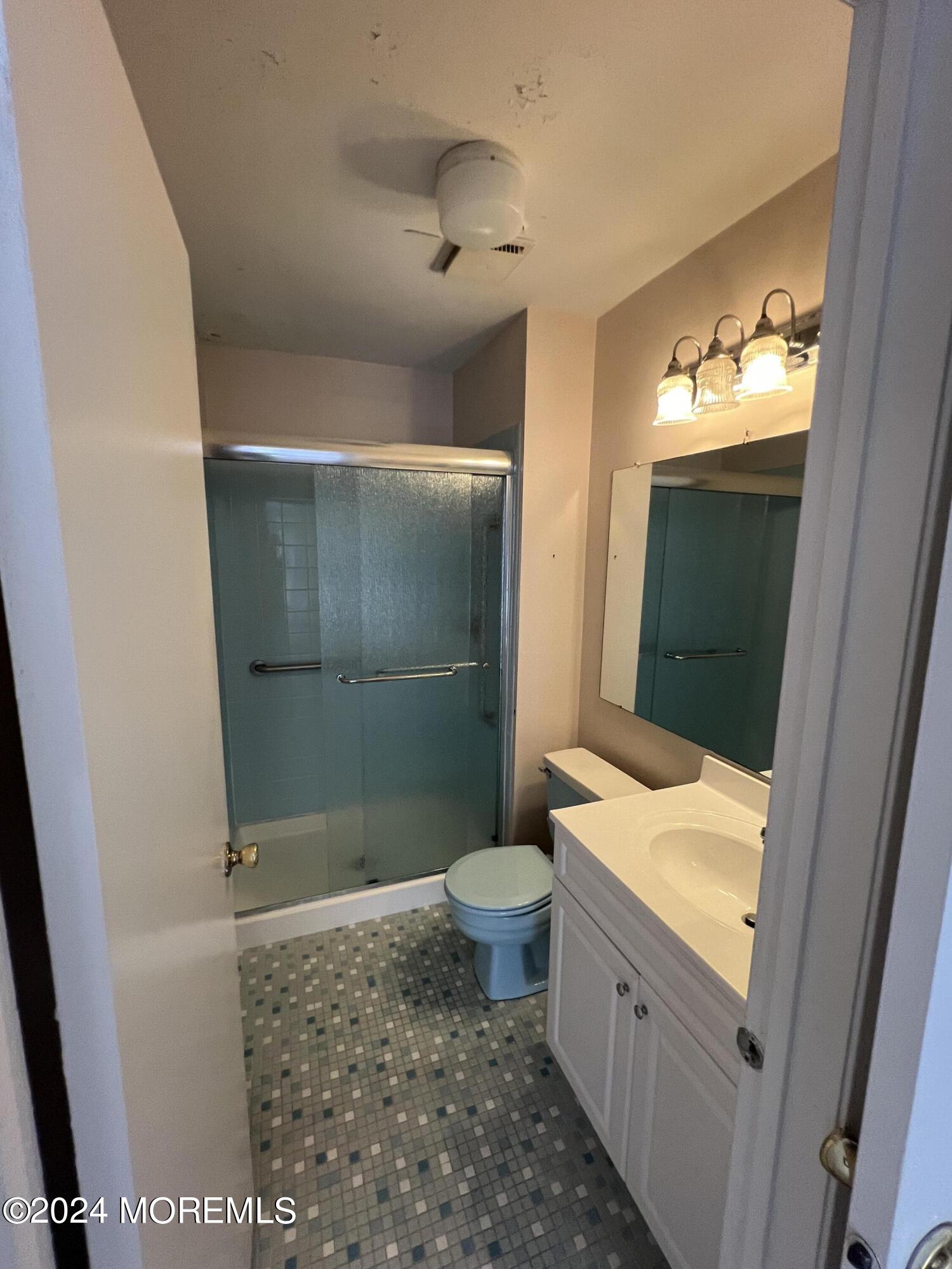 222 Medford Court, Unit E Englishtown, NJ 07726 - Photo 8 of 11 Primary Bath