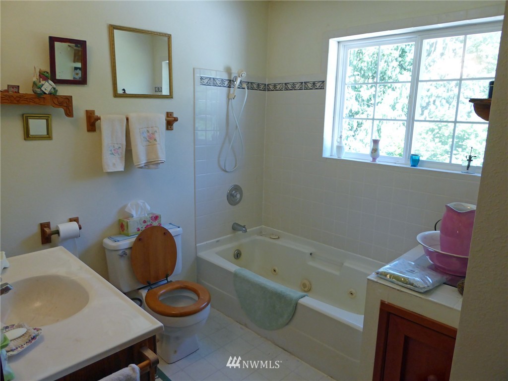 210 Brooklyn Road Oakville, WA 98568 - Photo 14 of 25 Gallery Image 14