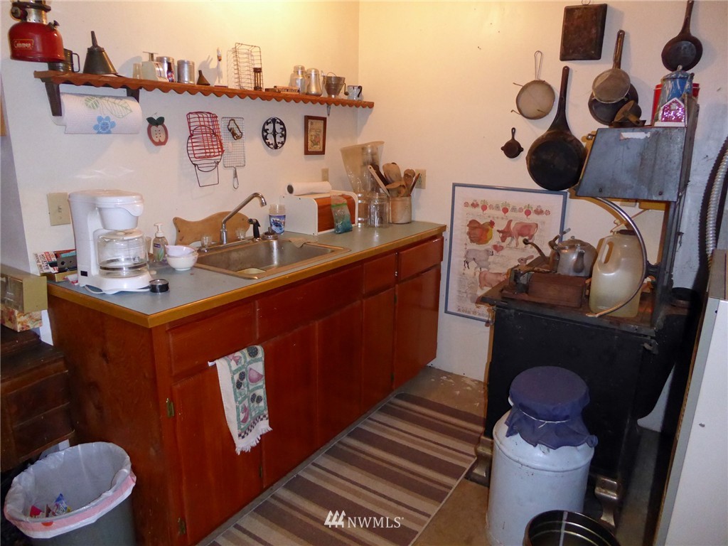 210 Brooklyn Road Oakville, WA 98568 - Photo 17 of 25 Gallery Image 17