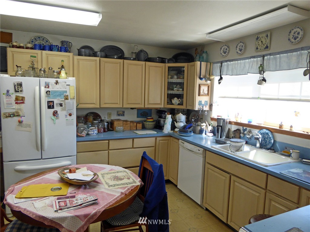 210 Brooklyn Road Oakville, WA 98568 - Photo 3 of 25 Gallery Image 3