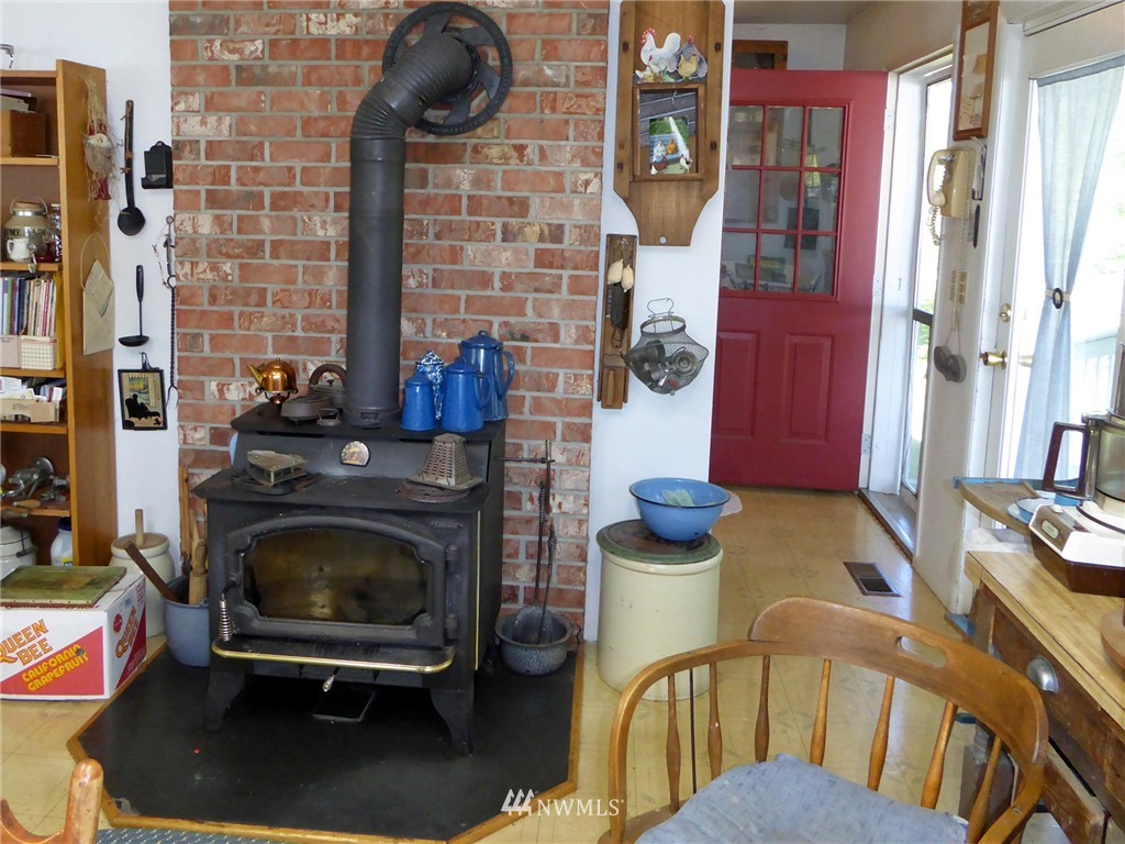 210 Brooklyn Road Oakville, WA 98568 - Photo 5 of 25 Gallery Image 5